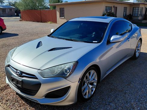 Used 2013 Hyundai Genesis 2.0T image 2