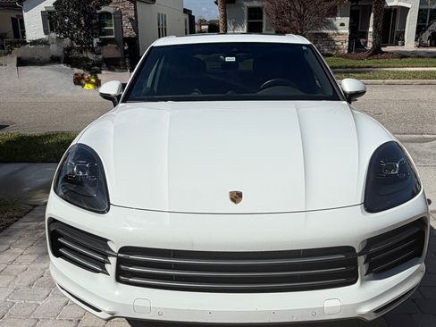 Used 2022 Porsche Cayenne E-Hybrid image 4