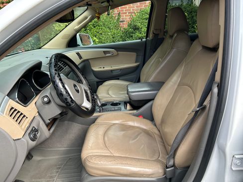 Used 2009 Chevrolet Traverse LT image 13
