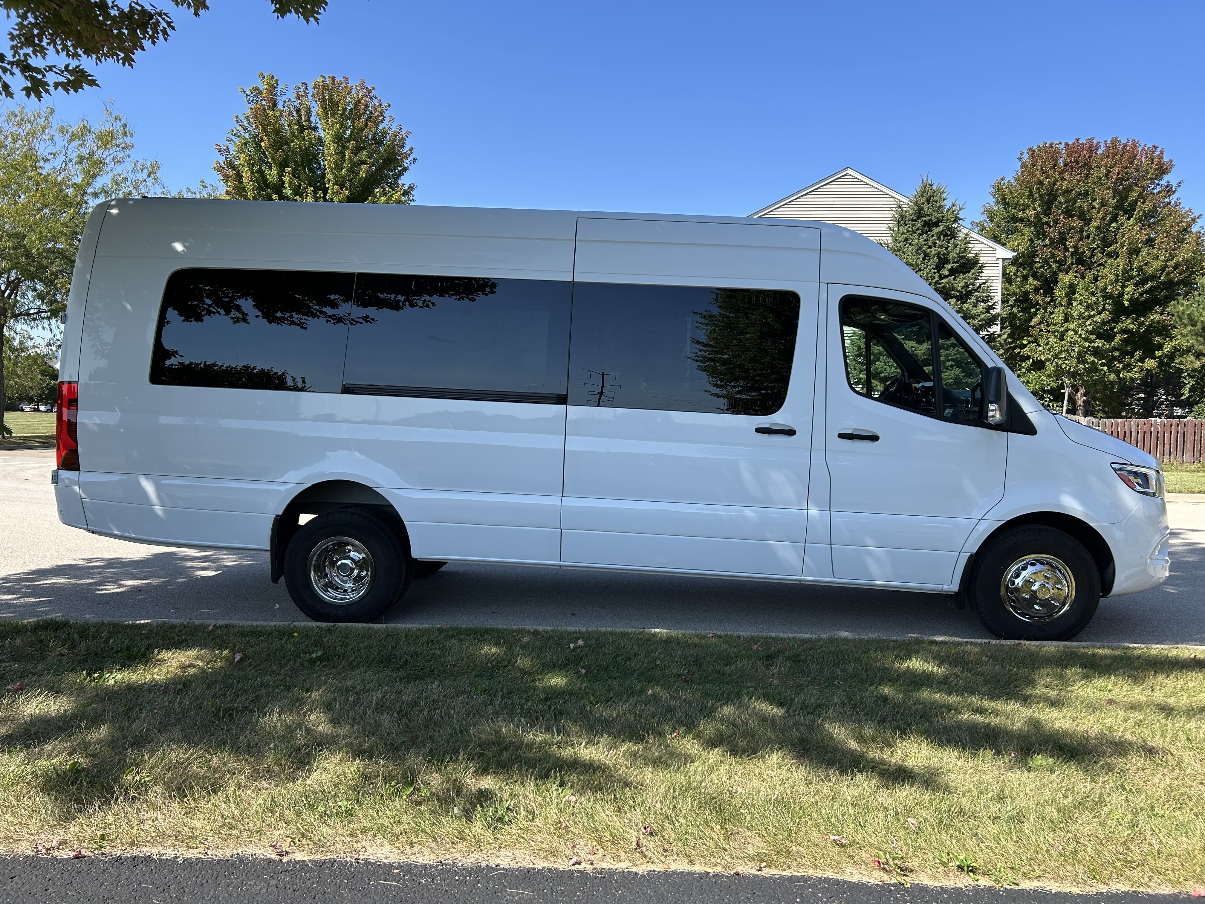 Used 2022 Mercedes-Benz Sprinter 3500 image 2