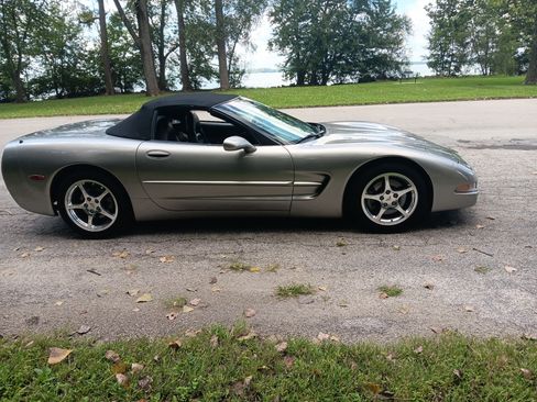 Used 2000 Chevrolet Corvette Convertible w/ Memory Pkg RWD image 22