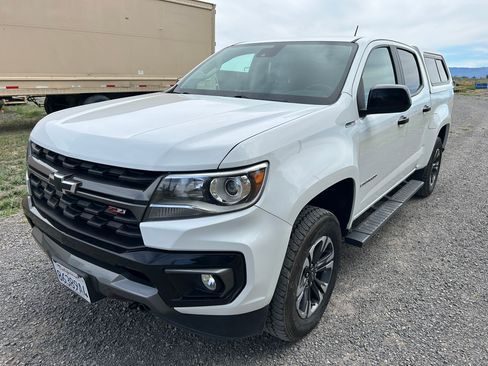 Used 2021 Chevrolet Colorado Z71 w/ Safety Package AWD/4WD image 2