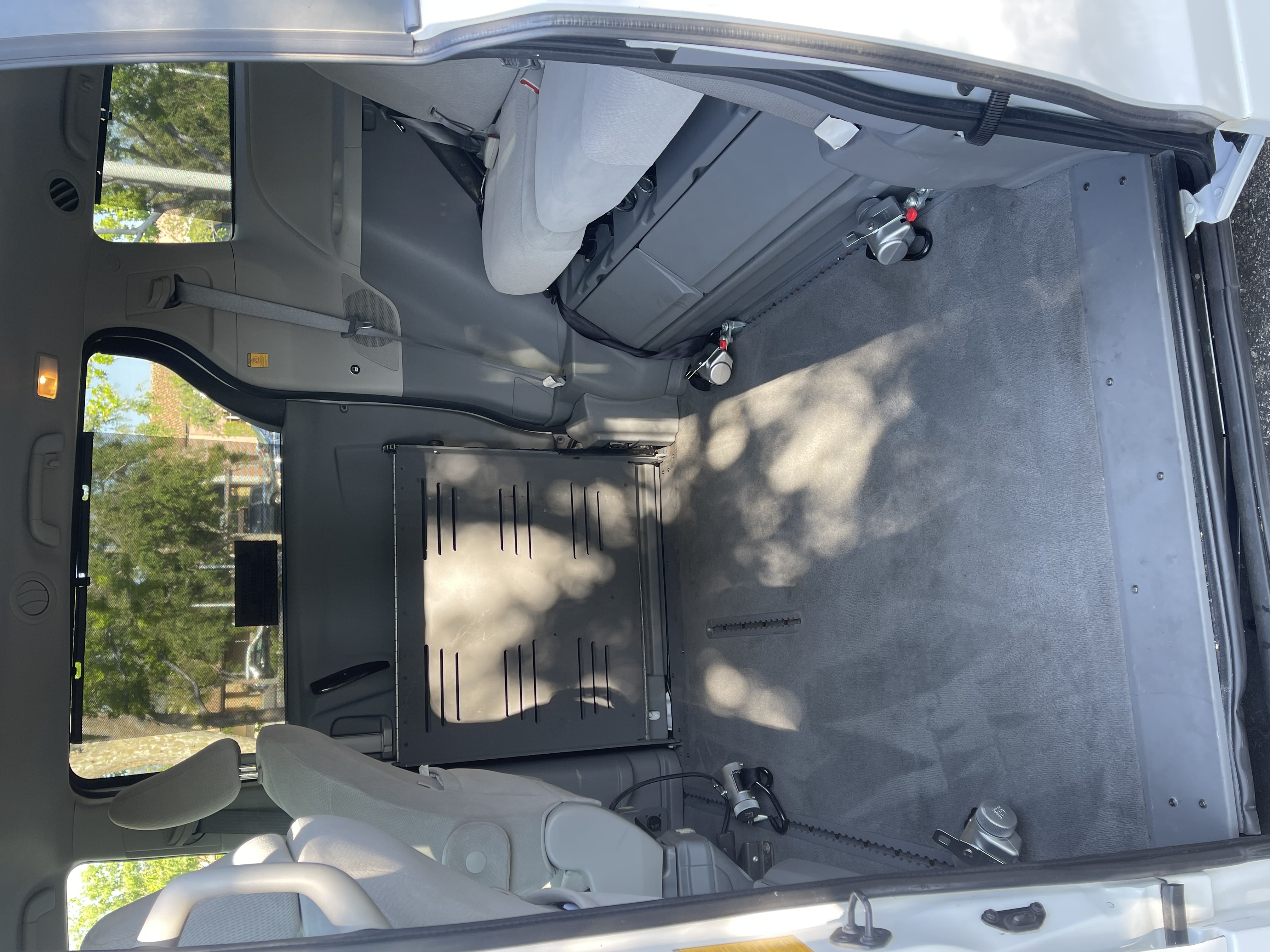 Used 2013 Toyota Sienna LE FWD image 10