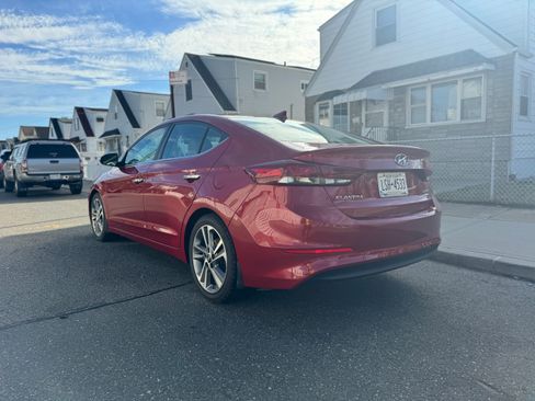 Used 2017 Hyundai Elantra Limited w/ Limited Tech Package 04 FWD image 8
