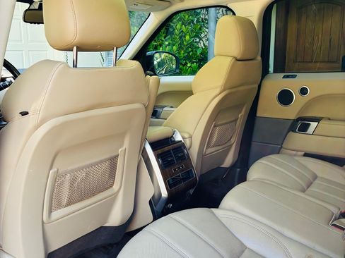 Used 2016 Land Rover Range Rover Sport SE image 12