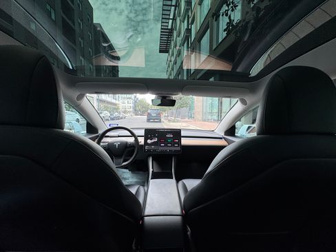 Used 2020 Tesla Model 3 Long Range image 4