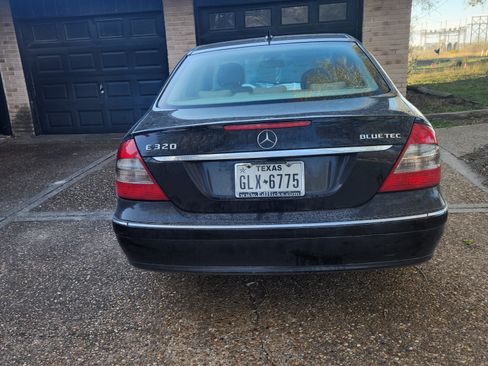 Used 2008 Mercedes-Benz E 320 BlueTEC Sedan image 4