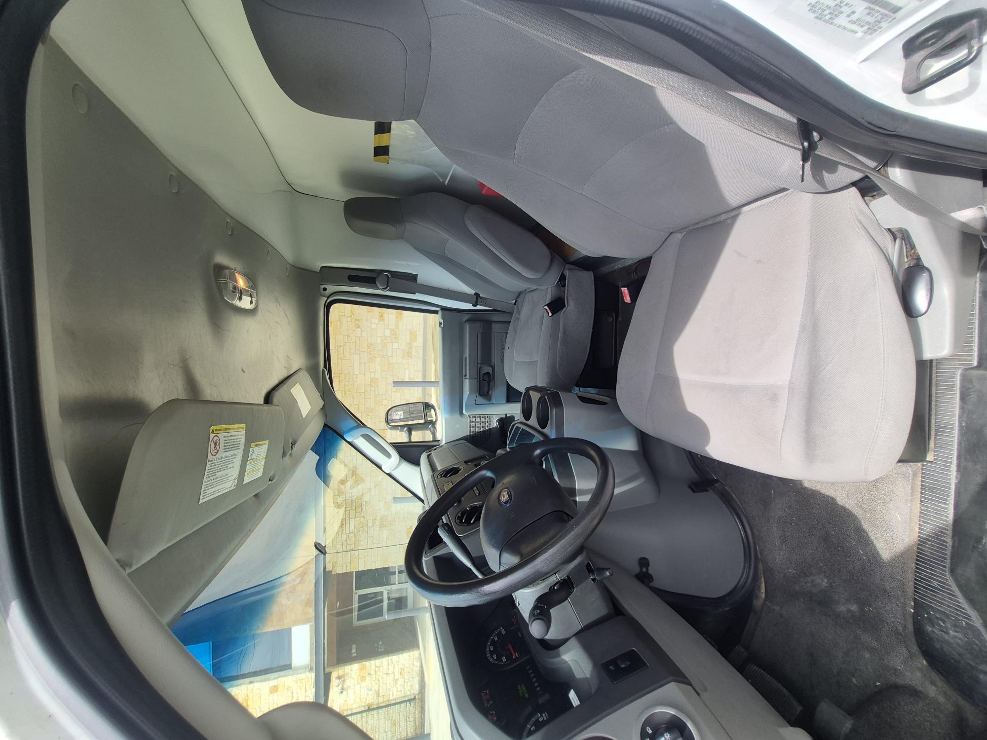 Used 2014 Ford E-350 and Econoline 350 Super Duty RWD image 9