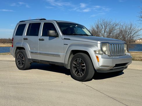 Used 2012 Jeep Liberty Limited Jet w/ Comfort/Convenience Group image 1