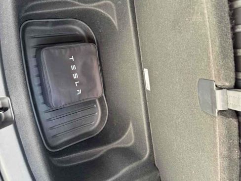 Used 2021 Tesla Model Y Long Range image 17