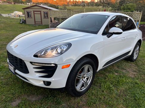 Used 2017 Porsche Macan S image 2