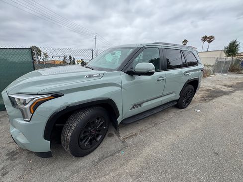 Used 2025 Toyota Sequoia Platinum w/ TRD Off-Road Package AWD/4WD image 7