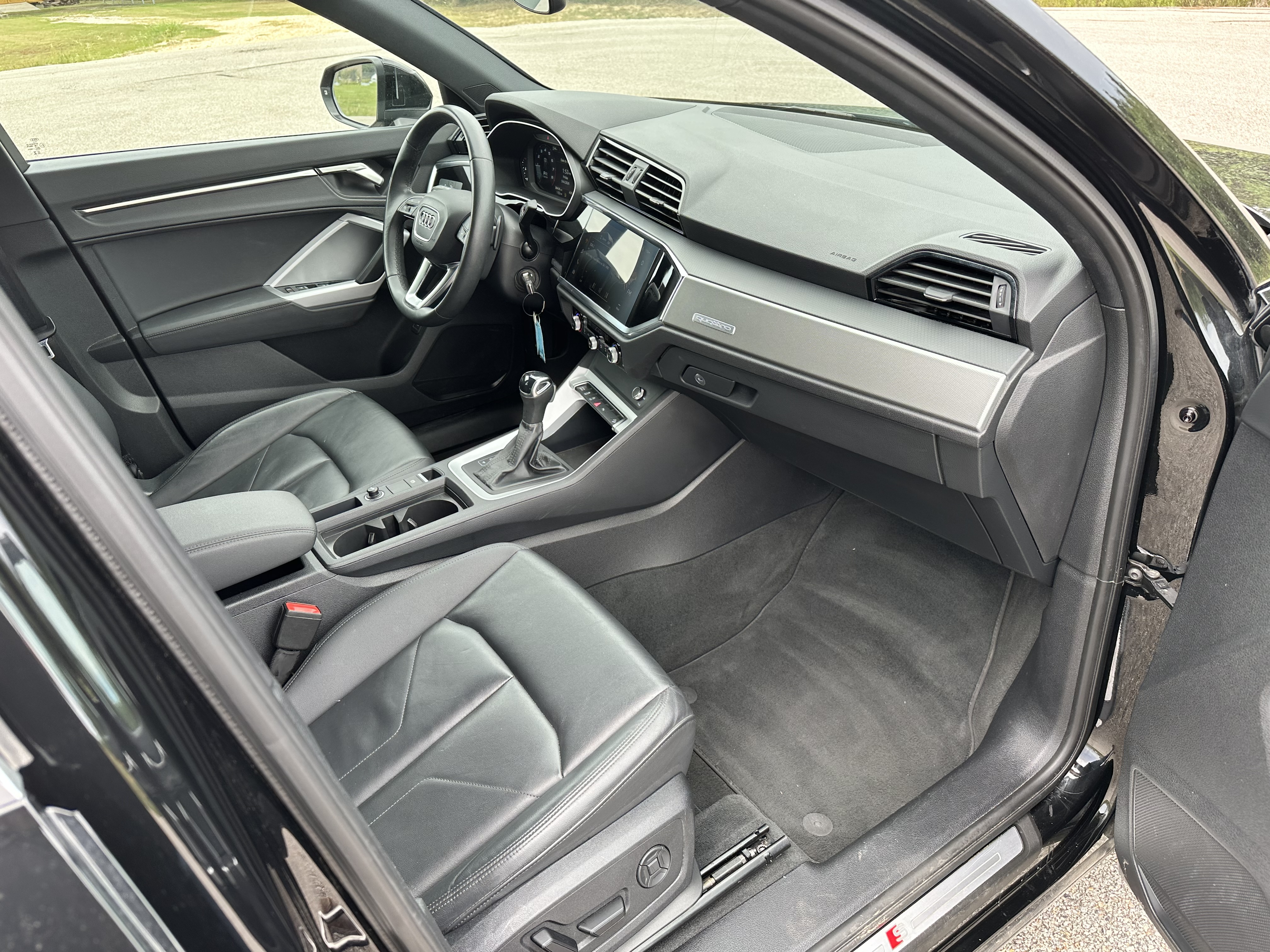 Used 2025 Audi Q3 2.0T Premium AWD/4WD image 16