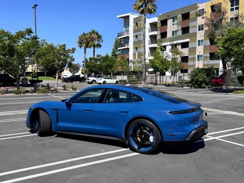 Used 2021 Porsche Taycan RWD image 5