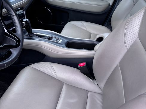 Used 2017 Honda HR-V EX-L image 4