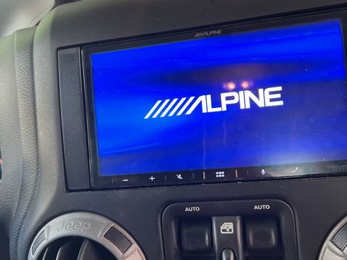 Used 2016 Jeep Wrangler Unlimited Sport AWD/4WD image 8