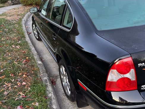 Used 2001 Volkswagen Passat GLX image 4