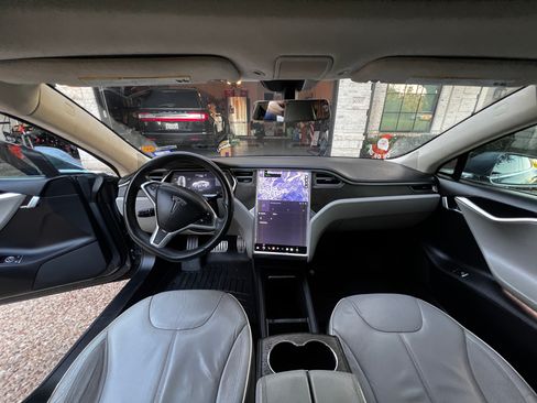 Used 2013 Tesla Model S Performance image 10