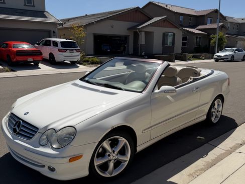 Used 2005 Mercedes-Benz CLK 320 Cabriolet image 5