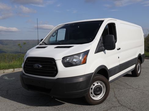 Used 2017 Ford Transit 250 130 Low Roof image 4
