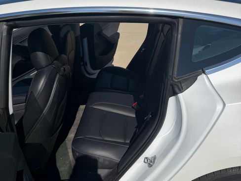 Used 2019 Tesla Model 3 Standard Range Plus image 9