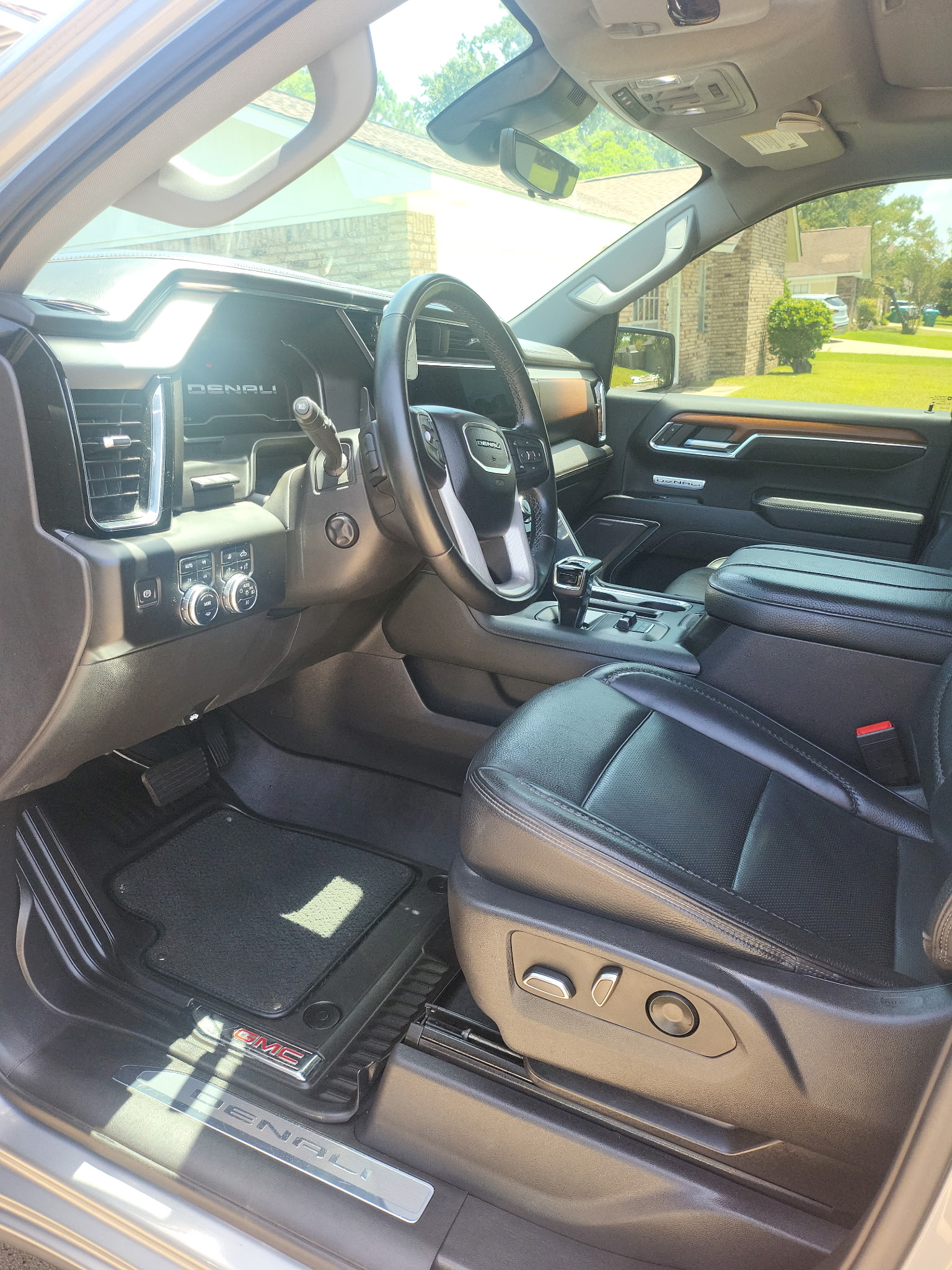 Used 2023 GMC Sierra 1500 Denali w/ Denali Reserve Package AWD/4WD image 4