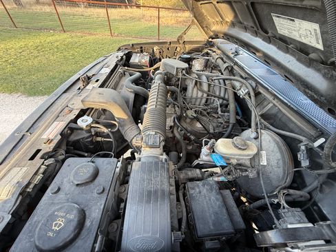 Used 1996 Ford Bronco image 13