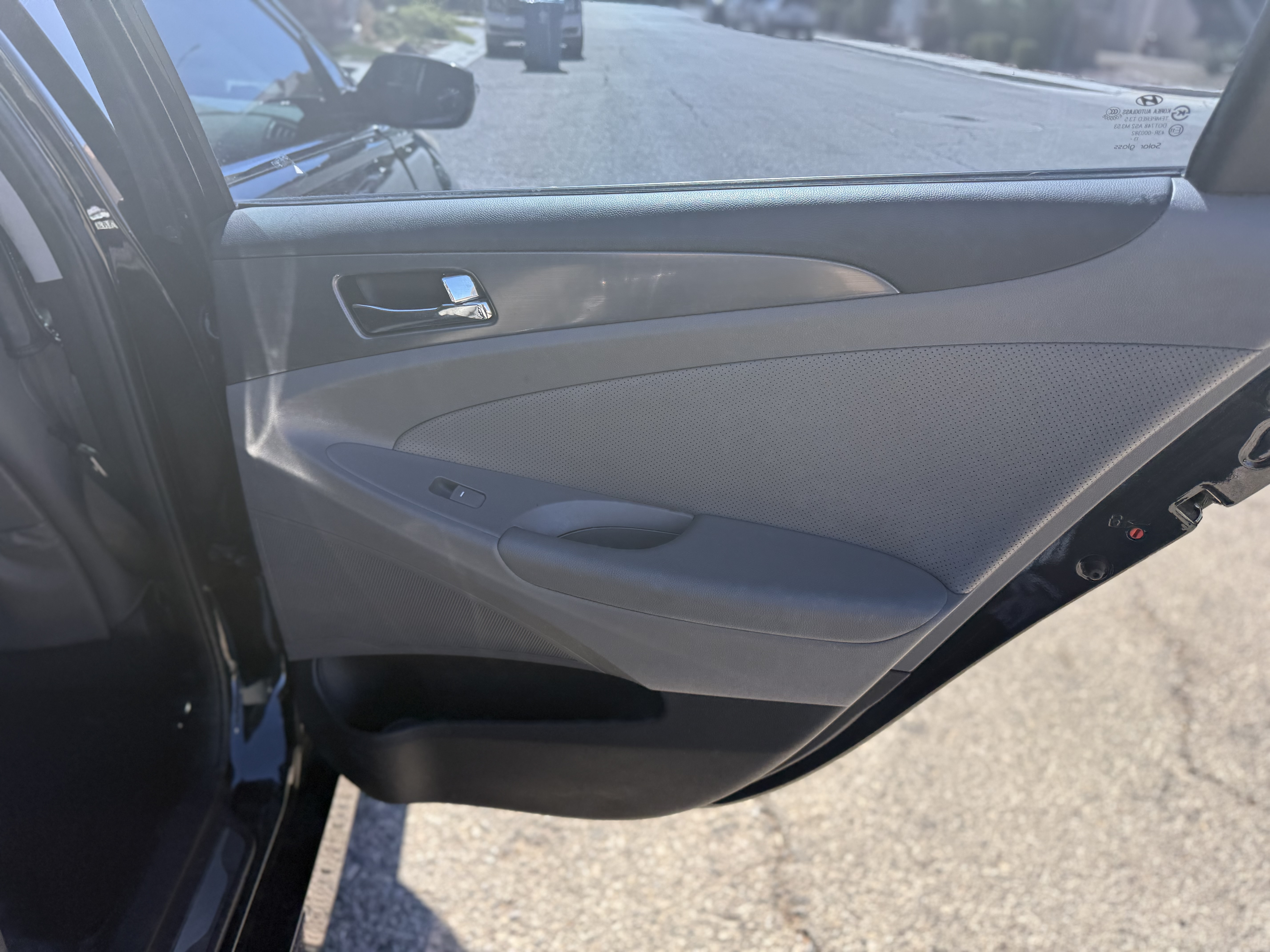 Used 2014 Hyundai Sonata Limited w/ Panoramic Sunroof Package 02 FWD image 14