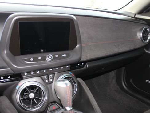 Used 2020 Chevrolet Camaro ZL1 image 17