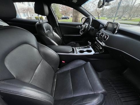 Used 2018 Kia Stinger GT image 18