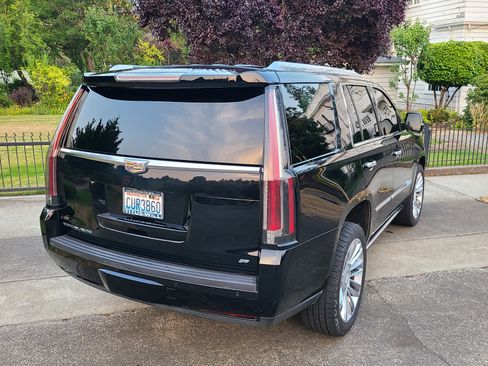 Used 2015 Cadillac Escalade Platinum AWD/4WD image 6