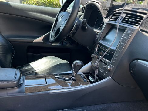 Used 2011 Lexus IS 250 w/ Premium Pkg Value Edition RWD image 10
