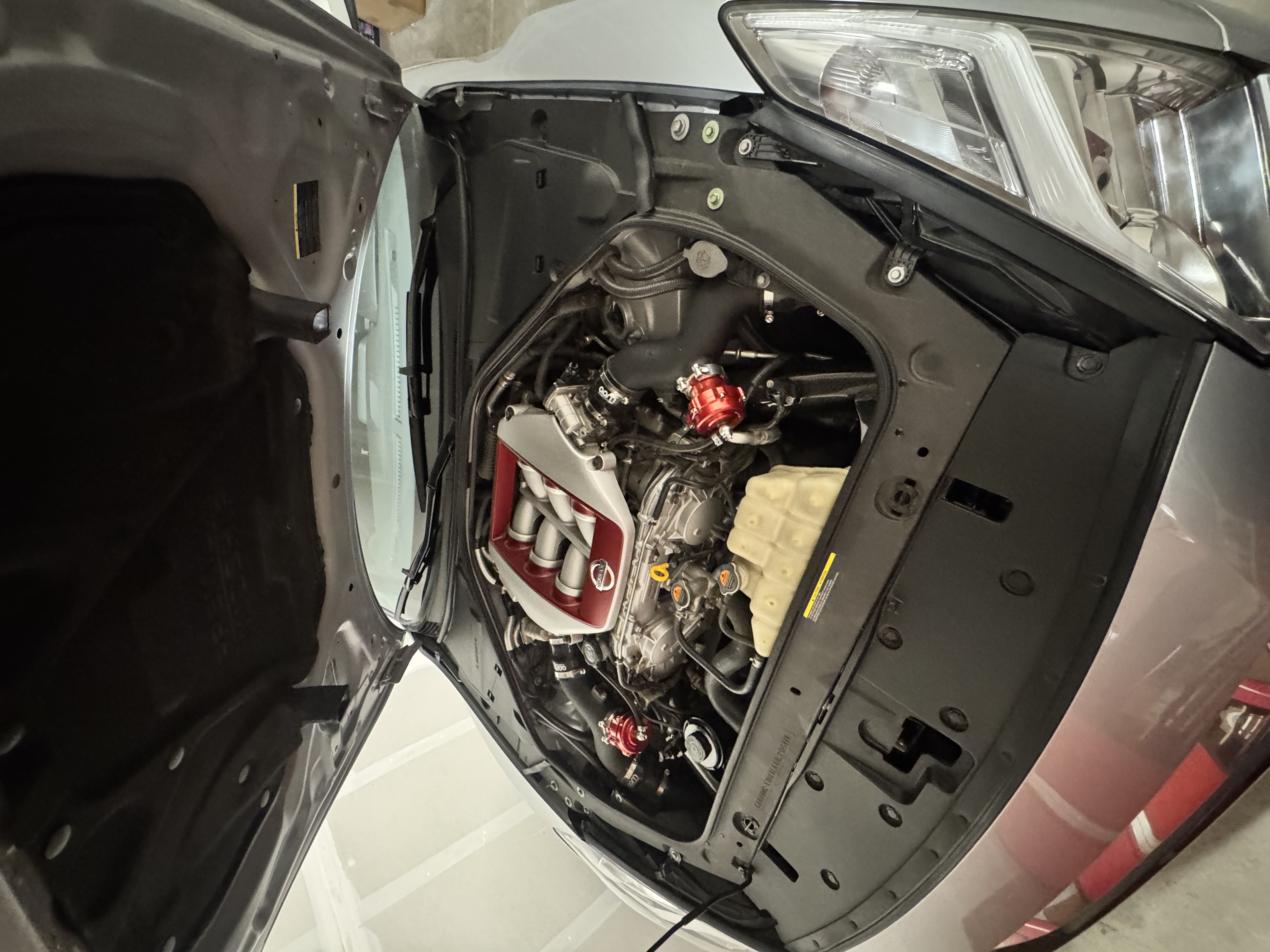 Used 2018 Nissan GT-R Premium AWD/4WD image 2
