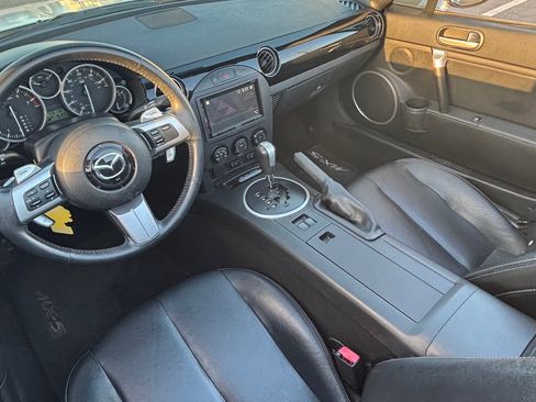 Used 2008 MAZDA MX-5 Miata Grand Touring w/ Premium Pkg image 16