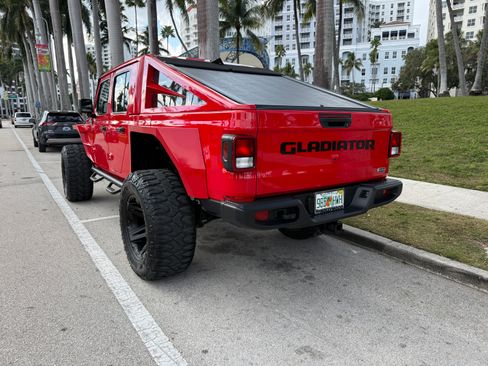 Used 2022 Jeep Gladiator Overland w/ Popular Equipment Package image 5