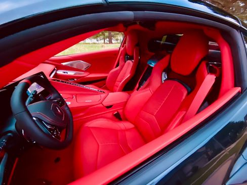 Used 2024 Chevrolet Corvette Stingray Premium Cpe w/ LPO, Roadside Safety Package image 10