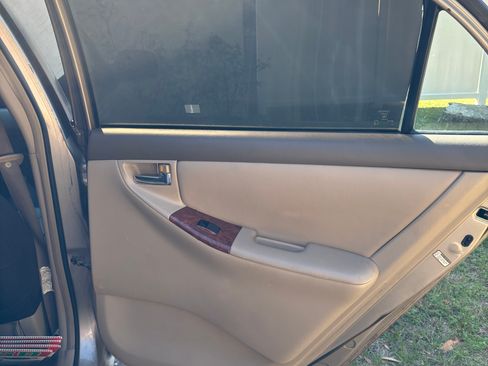 Used 2005 Toyota Corolla CE image 11