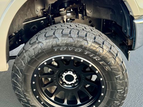 Used 2017 Ford F150 Lariat image 10