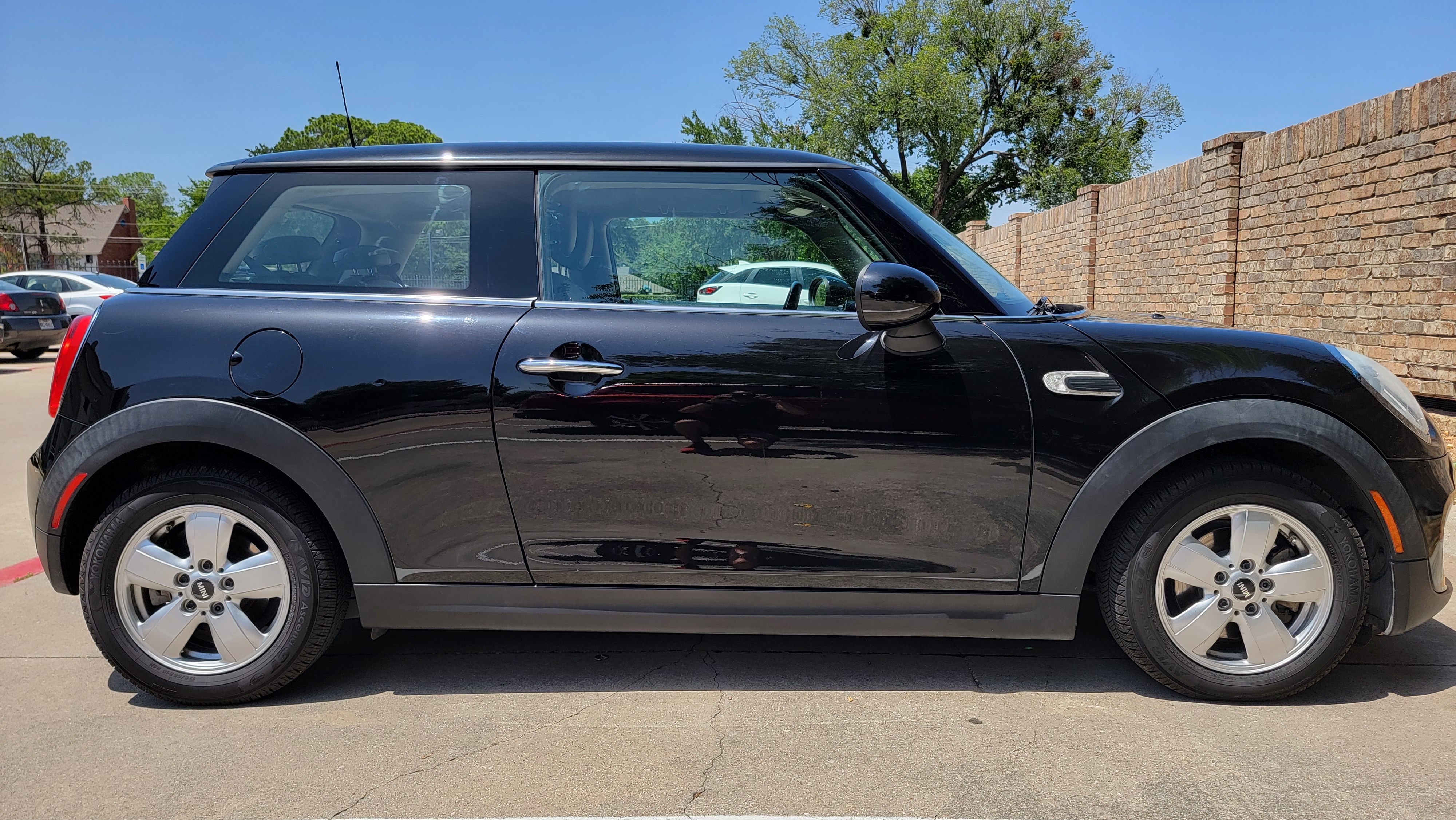 Used 2015 MINI Cooper 2-Door Hardtop FWD image 6