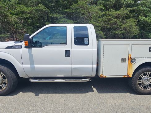 Used 2016 Ford F250 XL w/ Power Equipment Group AWD/4WD image 15