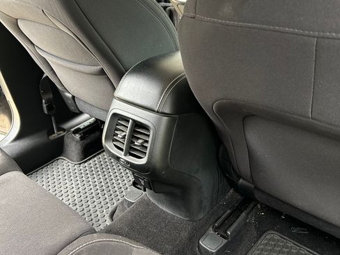 Used 2014 Jeep Cherokee Latitude w/ Comfort/Convenience Group image 24