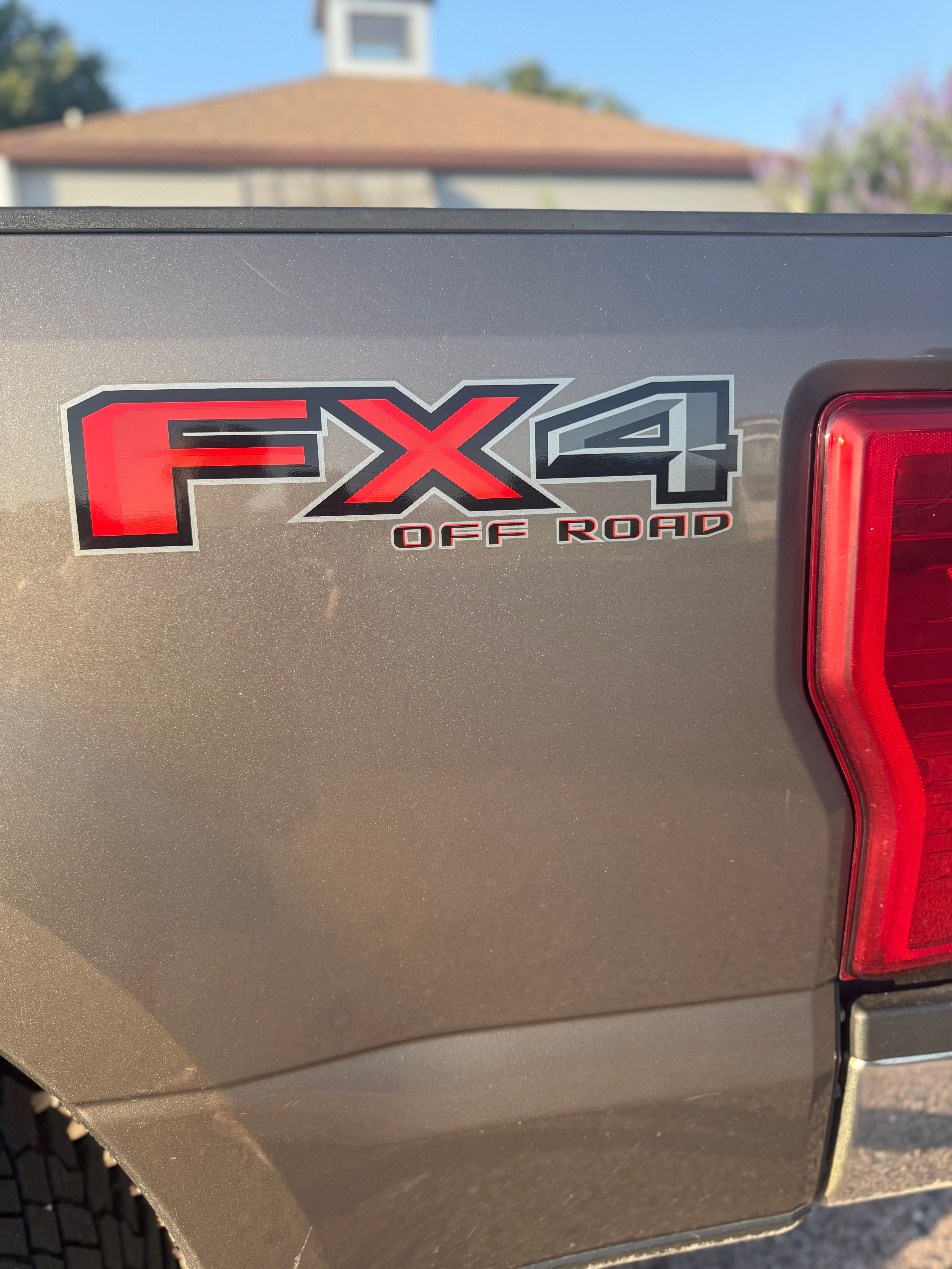 Used 2019 Ford F250 Lariat w/ Lariat Value Package AWD/4WD image 4