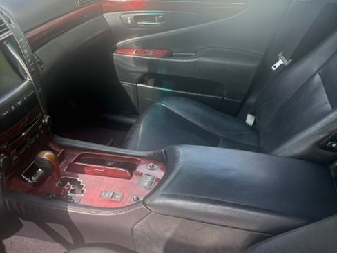 Used 2008 Lexus LS 460 RWD image 4