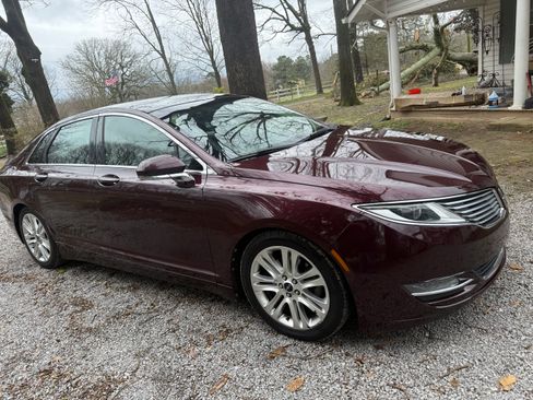 Used 2013 Lincoln MKZ image 1