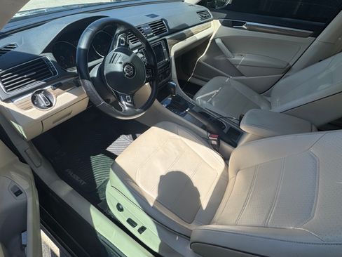 Used 2018 Volkswagen Passat 2.0T SE w/ SE Lighting Package image 10