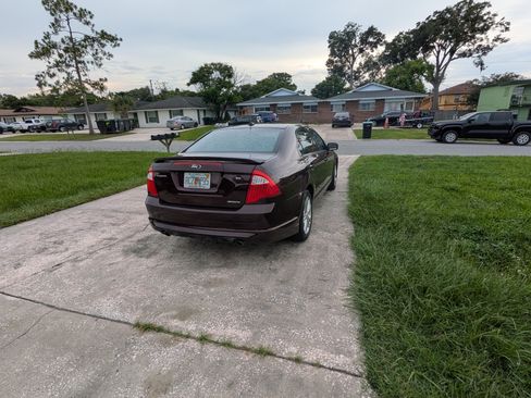 Used 2012 Ford Fusion SE FWD image 2