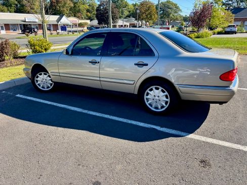 Used 1999 Mercedes-Benz E 300 Sedan image 2