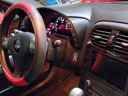 Used 2008 Chevrolet Corvette Coupe 2D image 13