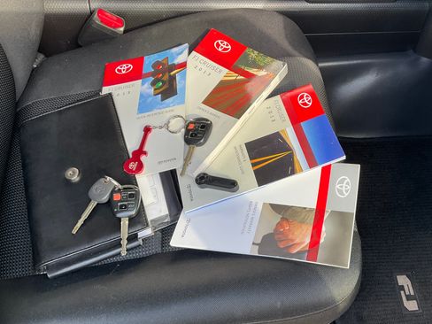 Used 2013 Toyota FJ Cruiser 4WD image 31