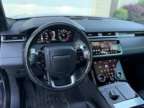 Used 2018 Land Rover Range Rover Velar R-Dynamic SE AWD/4WD image 16